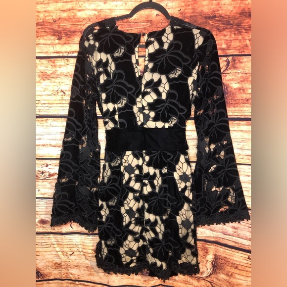 Velvet Lace Illusion Dress Sz 6 Black Flare Sleeve Boho Whimsigoth Flar… - Picture 14 of 14